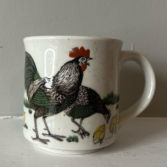 Vintage Crowing Rooster w/ Chickens Speckled Stoneware handpainted Mug EUC - Picture 1 of 7
